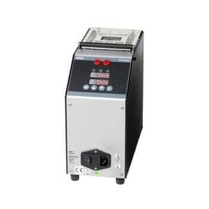 CTD4000 temperaturni dry-well kalibrator se uporablja za hitro in enostavno testiranje, kalibriranje temperaturnih merilnih naprav.