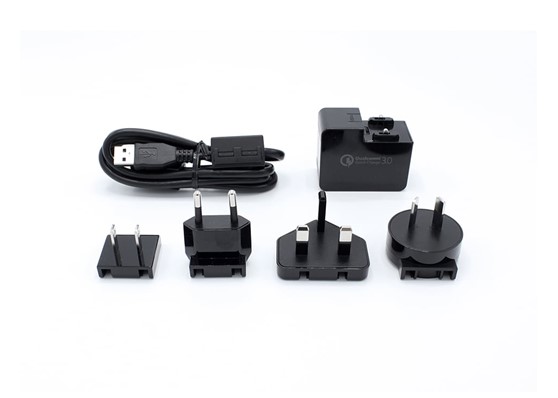 Posnetek zaslona 2023-04-11 134035 AC adapter je uporaben kot dodatna oprema za napajanje in polnjenje različnih naprav, vključno z Nautiz X6. EU, US, UK in AU vtiči.