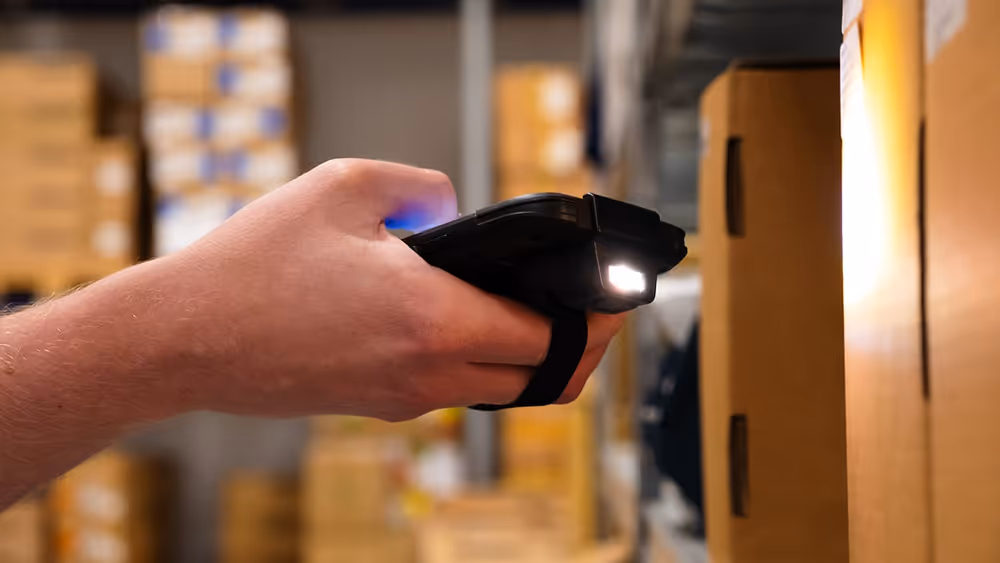 NX6V2EXP-BC_4 NX6V2EXPBC, NX6V2EXP BC, NX6V2EXP_BC, Kompatibilnost, Nordalp X6 Pro Barcode Scanner Expansion, NX6V2EXP-BC, X6 Pro barcode scanner, X6 Pro 2D imager, Nordalp barcode scanner, ročni čitalec črtnih kod, tablični čitalec črtnih kod, 2D imager modul, plug-and-play barcode scanner, barcode expansion module, X6 Pro accessory, Nordalp X6 Pro dodatki, čitalec črtnih kod za skladišče, čitalec črtnih kod za logistiko, robusten barcode scanner, integriran barcode scanner, čitalec črtnih kod za Android tablico, čitalec QR kod, čitalec 1D kod, čitalec 2D kod, mobilni barcode scanner, industrijski čitalec črtnih kod, barcode scanning solution, barcode scanner za trgovino, čitalec črtnih kod za gradbišče, Nordalp SDK barcode, Nordalp demo app barcode, ročni barcode čitalec, modularni barcode čitalec, barcode scanner z imagerjem, enostaven priklop barcode scanner, pogo pin interface barcode, accessory for Nordalp X6 Pro, barcode scanner za tablico, hitri čitalec črtnih kod, zanesljiv barcode scanner, profesionalni barcode scanner, mobilni terminal barcode, Android barcode scanner accessory, razširitev X6 Pro, Nordalp scanner module, barcode solution za podjetja, barcode scanner za inventuro, čitalec črtnih kod za skladiščno poslovanje, čitalec črtnih kod z ročnim trakom, robustna rešitev za skeniranje, Nordalp expansion module, barcode scanning hardware, enterprise barcode scanner, Nordalp knowledge base SDK
